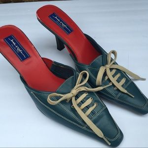 Jamie Nicole Collection 💙HOLD💙 clog with lace up, kitten heel size 11W